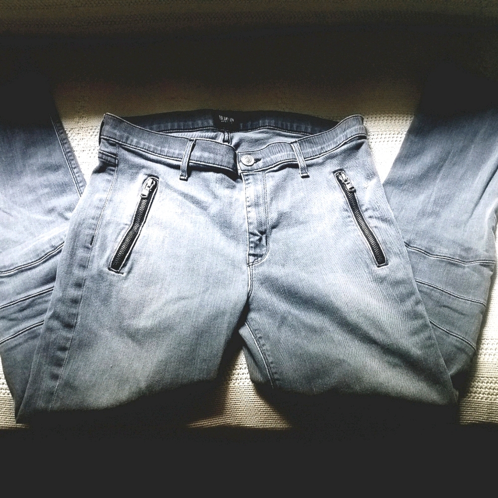 Hudson Jean's Stark Moto w/ Knee Pad details